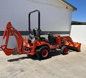 รถแทรกเตอร์ตัดหญ้า Kubota B2601 4x4 มีสินค้าในสต็อก รถแทรกเตอร์ขนาดเล็กสำหรับสวน Kubota ขายดีที่สุด ซื้อเลยในราคาที่ดีที่สุด - Product Image 3