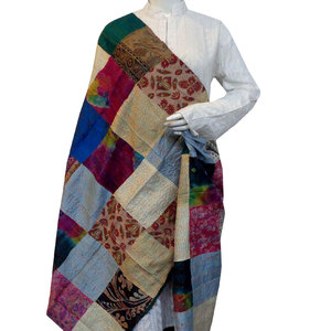 Écharpe en soie Kantha réversible de luxe, fabriquée à la main, en coton de haute qualité, personnalisée par un fabricant indien, en promotion - Product Image 6