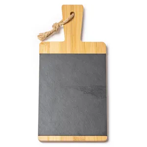 Planche à découper personnalisée en bambou Highland Park – Ustensiles de cuisine de haute qualité - Product Image 4