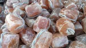 Obral Super September harga murah grosir hewan Himalaya licing merah muda Sal alami garam murni blok pada tali untuk kuda ternak rusa Himalaya kelinci garam bisa dimakan untuk ternak - Product Image 4