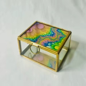 Boîte à bijoux en verre moderne, cadre en métal antique doré, taille et forme personnalisables, couvercle découpé au laser pour organiser et décorer - Product Image 3