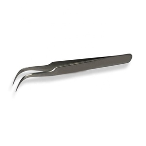 Pince à cils personnalisée avec logo motif poisson, à pointe en fibre, pour extensions de cils et recourbe-cils - Product Image 1