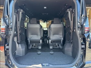 MINI VAN 2023 T0YY0TA VOXY S Z 1797cc 2 roues motrices d'occasion - Product Image 2