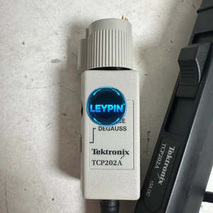 Osciloscopio Tektronix TCP202A de 50 MHz y 15A AC/DC en Blanco y Negro con Pinza Amperimétrica para YTDI - Product Image 6