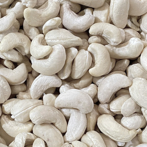 ขายดี ปี 2025 เม็ดมะม่วงหิมพานต์ดิบ เวียดนาม คุณภาพสูง เกรด W240 พร้อมส่ง ซานติโก้ ถุง 22.68 กก. - Product Image 1