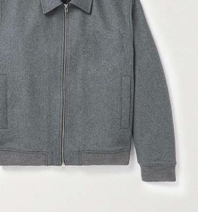 แจ็คเก็ตบอมเบอร์ขนสัตว์สำหรับฤดูหนาวแบบยูนิเซ็กซ์ คอตั้ง สีตามสั่ง ผ้าซาตินเรียบ กลับด้านได้ กันลม บริการ OEM แฟชั่นล่าสุด สไตล์ลำลอง - Product Image 5