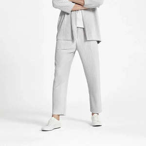 Pantalons et pantalons plissés pour homme Old Money Miyake - Product Image 2