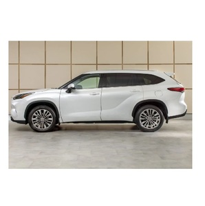 Oferta de SUV híbrido Highlander de alto rendimiento, respetuoso con el medio ambiente y elegante diseño perfecto para las necesidades de su familia - Product Image 3