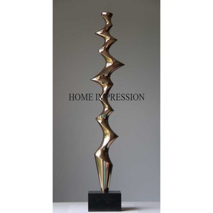 Nouvellement arrivée en aluminium coulé Figure humaine concepteur accrocheur Look attrayant Table pièce maîtresse et décoration Sculpture approvisionnement - Product Image 4