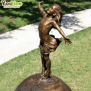 Escultura Decorativa de Jardín, Figura Artística Divertida de Mujer, Estatua de Chica Traviesa de Bronce - Product Image 1