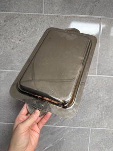 Bandeja de Servicio Cuadrada de Metal con Acabado Plateado y Asas de Concha, Ideal para Servir Bocadillos, Bebidas, en Cafeterías y para Servicio de Invitados - Product Image 2