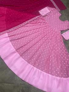 Robe longue Anarkali en georgette rose pour femmes, de qualité supérieure, matière lourde, spéciale mariage, broderie de séquence de mode - Product Image 5