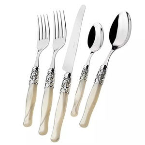 Ensemble de couverts de luxe pour la restauration hôtelière et les mariages, couverts en métal décoratifs avec polissage miroir, style européen, logo personnalisé - Product Image 6