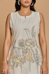 Ensemble de pantalons Kurti sans manches en coton à motifs floraux de l'île Maurice ensemble court pour femmes en Inde fabricant de kurtis en gros en Inde - Product Image 5