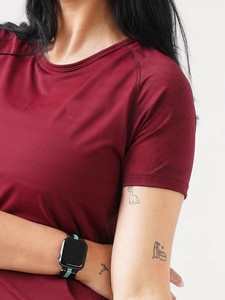 2025 personnalisé haute qualité vêtements gymnastique course sport à manches courtes vêtements actifs été femmes imprimé Slim Fit chemises col rond - Product Image 2