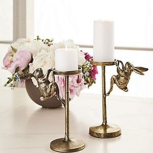 Portavelas de metal cónico para velas de cena con acabado pulido ideal para cenas formales o ambientes tradicionales - Product Image 1