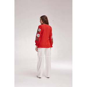 Blusa bordada de satén para mujer al por mayor con mangas acampanadas borlas cuello redondo color rojo ropa de fiesta 100% algodón verano - Product Image 3