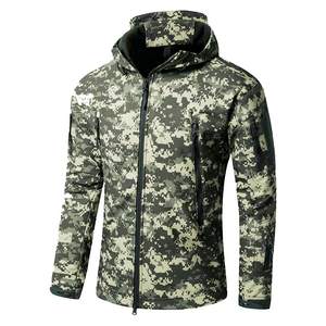 Chaqueta Softshell con Capucha, Totalmente Sublimada con Estampado de Camuflaje, Transpirable, Impermeable, para Exteriores, con Logotipo Frontal, Unisex - Product Image 3