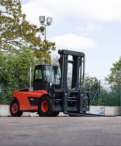 <b>Forklift</b> 4X4 Outdoor Pavement Use Seated Operation 1200mm Fork Length. - Product Image 1