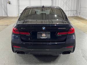 BMW Série 5 M550i xDrive d'occasion haut de gamme à prix réduit 2023 à vendre - Product Image 5