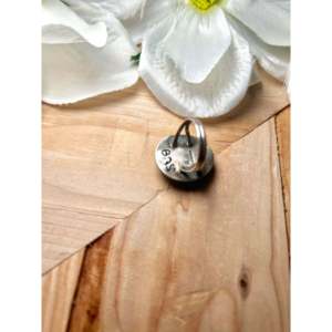 Anillo Navajo Hecho a Mano con Turquesa Boulder y Plata de Ley, Joyería Cultural Coleccionable, Talla 8.75 - Product Image 4