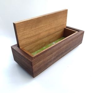 Boîtes de rangement en bois massif personnalisées et boîte à bijoux dans des styles Feng Shui, religieux et angélique avec technique de polissage - Product Image 1