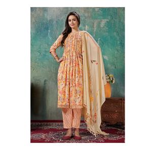 Fourniture en gros de Viscose de soie avec crêpe intérieur et broderie lourde femmes Kurti du fabricant indien - Product Image 1