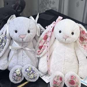 Jelly 25ème Noël Lapin Patchwork Fraise Floral 31cm Rembourrage Coton PP Lavé Peluche Animale Technics Confort ODM - Product Image 2