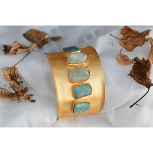 Pulsera de latón chapada en oro con cuentas de piedras semipreciosas, hecha a mano, estilo indio, para niñas y mujeres - Product Image 1
