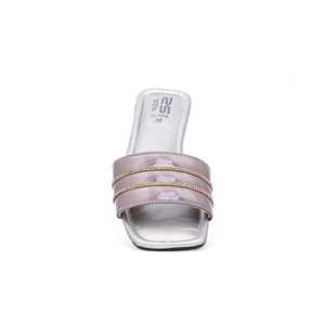 Zapatilla informal gris para mujer - Product Image 1