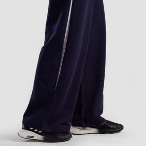 Pantalones anchos inversos para mujer, transpirables, de tejido, estilo casual de otoño, con decoración de rayas laterales, cintura media, lavado de color, ajuste holgado - Product Image 5