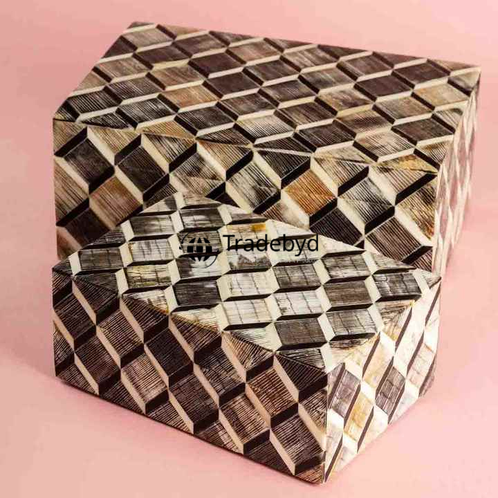 Available in different Colors