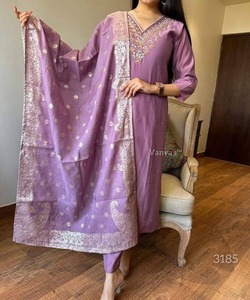 Fournisseur en gros de vêtements pour femmes Acheter en ligne Robes Indienne décontractée Pkistani Ensemble mode élégant et sexy été avec haut et bas Dupatta - Product Image 3