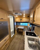 Prêt pour l'exportation nouveauté larme un arrêt caravane fabricant remorque voyage Camping caravane lumière pliante route Pop Up Rv