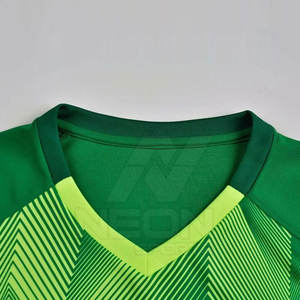 ชุดกีฬาฟุตบอลแบบใหม่สำหรับผู้ชาย ผลิตในปากีสถาน ขายส่ง เสื้อเจอร์ซีย์และกางเกงขาสั้น ชุดฟุตบอล - Product Image 3