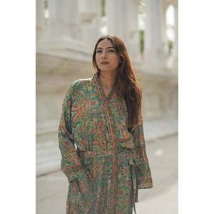 Vestido Kimono de Lujo en Mezcla de Seda, Suave y Transpirable, Largo y Tejido, para Mujer, Ideal para Damas de Honor, Playa, Resort, Ropa de Dormir y Ropa de Estar por Casa - Product Image 5