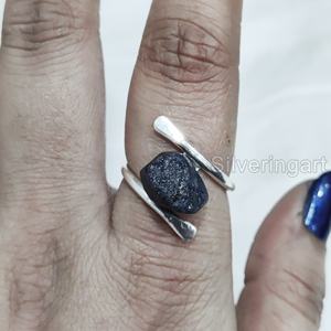 Joyería de piedra en bruto, anillo para mujer, zafiro azul crudo Natural, piedra preciosa, piedra de nacimiento de septiembre, anillo de banda cruzada, anillo de Plata de Ley 925 - Product Image 4