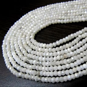 Natural White Silverite 3- 4mm AB Coated Beads Strand 13 pulgadas de largo - Product Image 1