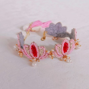 สร้อยข้อมือปักลูกปัดทำด้วยมือทำเองสไตล์ Boho Chic Wristwear ของขวัญที่เหมาะสำหรับวันหยุดวันเกิดหรือโทเค็นมิตรภาพ - Product Image 1