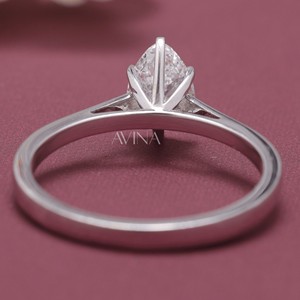 Anillo de Compromiso y Boda con Diamante Corte Pera Certificado por IGI en Oro de 9K - Product Image 3