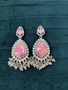 Pendientes de Venta caliente para mujer Pendientes occidentales Elegante Estilo Vintage Exhibición de pendientes - Product Image 3