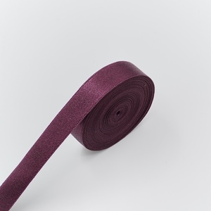 Ruban en satin rouge bordeaux foncé uni de 1-1/2 pouce pour emballage cadeau, tissu tissé, finition lisse, vente en gros, 100 % nylon - Product Image 5