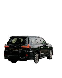 LX570 2024 Usado, Sedán con Tracción en las Cuatro Ruedas, Automático, Motor de 4.5L de Aspiración Natural, Asientos de Cuero, Interior Oscuro, Techo Panorámico, Llantas R18 - Product Image 5