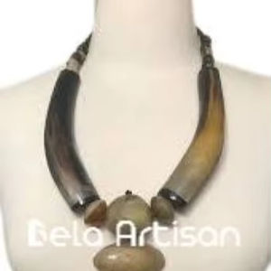 Juego de Aretes de Aro y Collar de Latón Hechos a Mano para Mujer - Joyería Artesanal Minimalista de Bela Artisan para Venta al por Mayor - Product Image 2