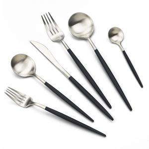 Ensemble de couverts de haute qualité en acier inoxydable en vrac au prix de gros avec un design unique de couleur dorée Ensemble de 5 - Product Image 6