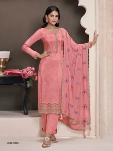 Traje de Salwar de seda Moonga pesada de colección Premium de color increíble de aspecto elegante con bordado de secuencia - Product Image 2