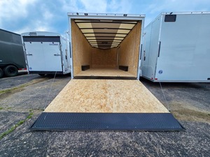 Remorque de transport fermée en aluminium à double essieu pour le stockage extérieur - Product Image 4