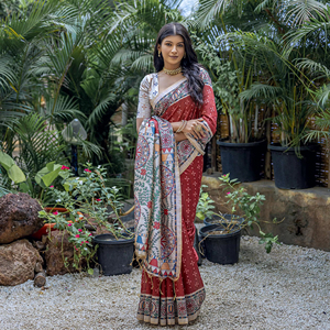 Diseño atractivo Sari listo para bodas y fiestas Sari de seda con blusa para exportación mundial - Product Image 1