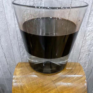 Cardanol liquide de qualité supérieure issu de coques de noix de cajou, produit par une entreprise manufacturière vietnamienne, prêt à être expédié en gros. - Product Image 1