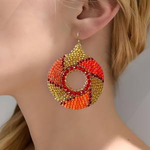 Pendientes Modernos de Cuentas de Vidrio con Diseño Turquesa y Flecos en Cascada, Joyería Única, Regalo de MS Handicraft - Product Image 4